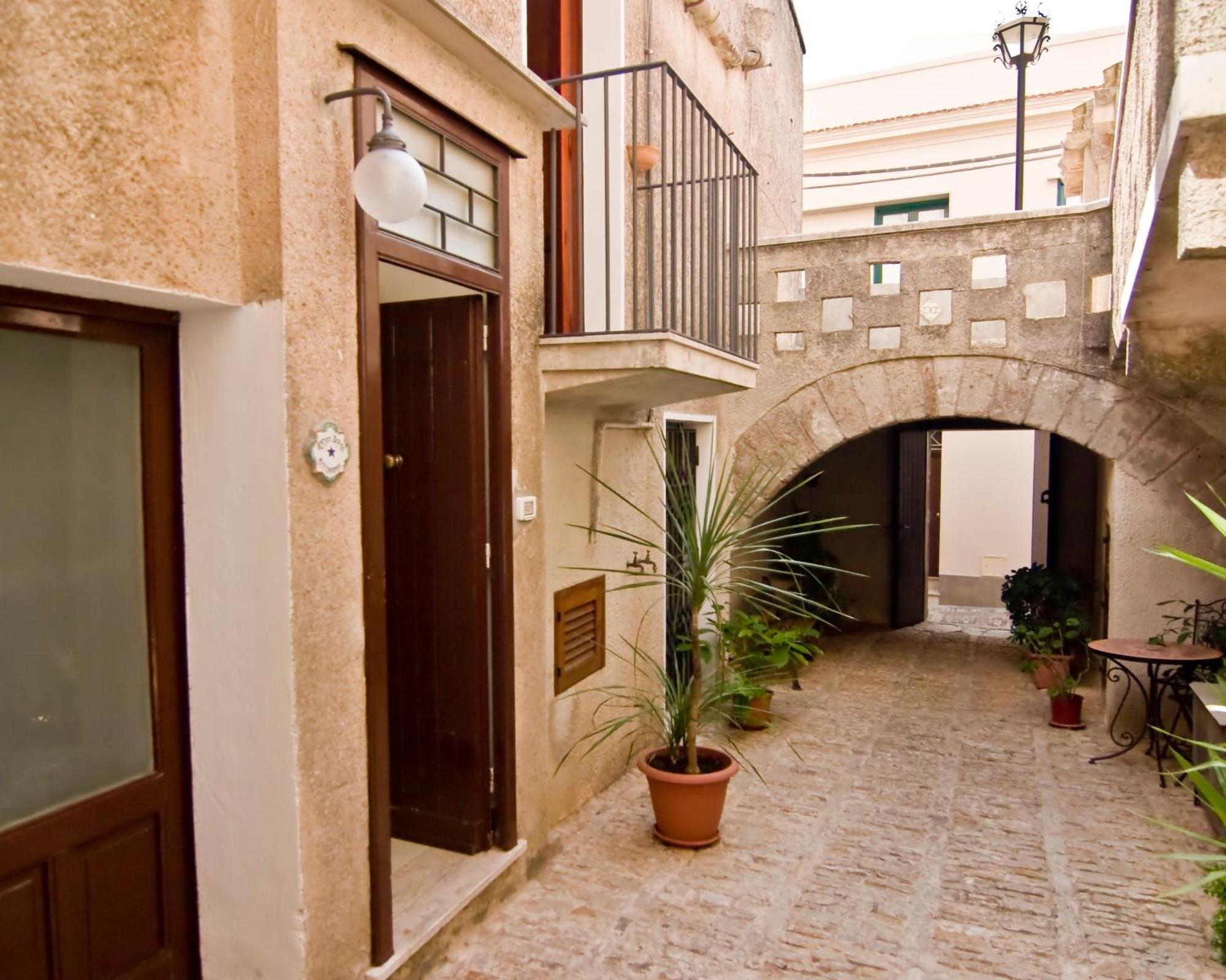 Hotel Antico Borgo Erice Esterno foto